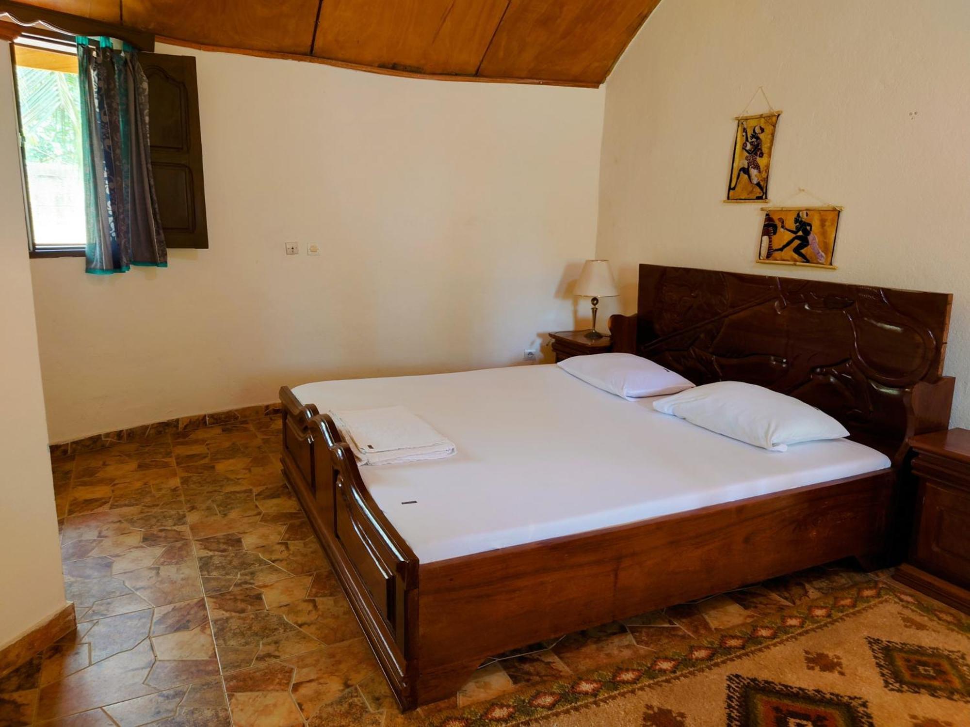 Rundbungalow Auf Lionsrest Grand-Bassam Exteriér fotografie